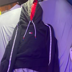 Black Tommy Hilfiger Sweatshirt, size Youth Large